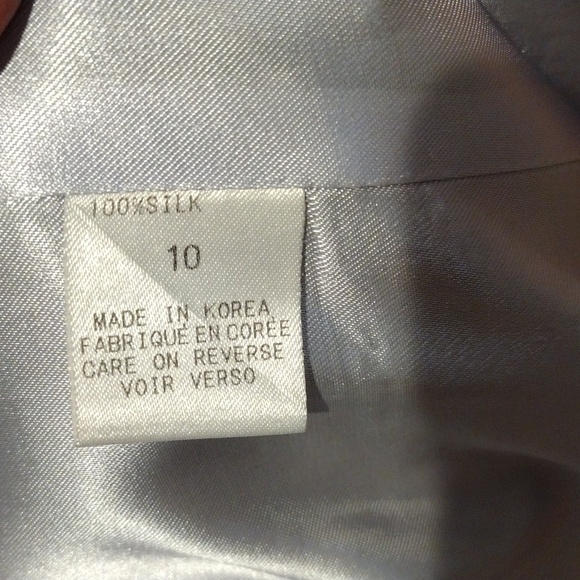 Tahari women's silk navy blue 2-piece suit. EUC. Size 10. - Picture 7 of 13